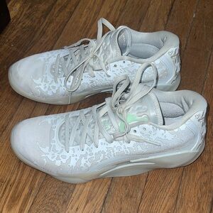 Jordan Zion 3 Athletic Shoes in Gray and White size 11